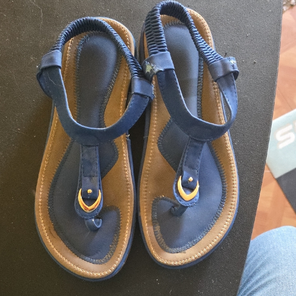 Blue Sandals Size 6 To 7